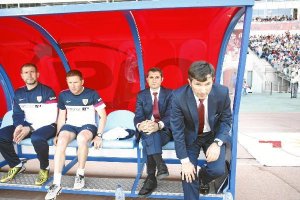 Valverde en el banquillo del Estadio Mediterráneo.