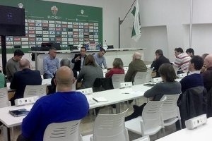 Reunión de Martínez Valero, Estadio en Positivo.