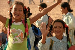 Niñas en el campamento de Dajla en el Sáhara Occidental.