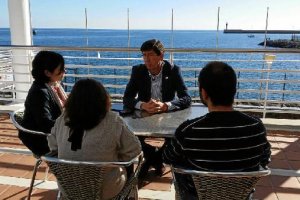 Momento de la entrevista realizada en el Club de Mar