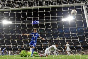 La derrota ante el Schalke 04 desata la crisis en el Real Madrid.