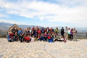 Foto en grupo de participantes.