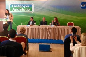 Loles López, secretaria general del PP-A, ayer en Almería 