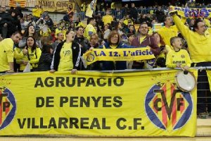 Aficionados amarillos.