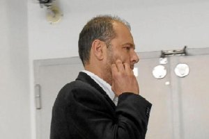 Txuma Peralta camino de la carcel.