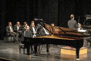 Carlos Martín y la Banda Municipal de Música interpretaron el Concierto para Piano y Orquesta de Sch