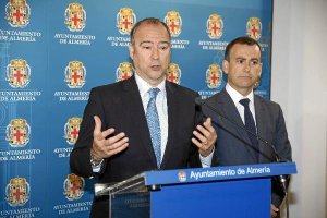 Luis Rogelio Rodríguez-Comendador y Pablo Venzal en la rueda de prensa