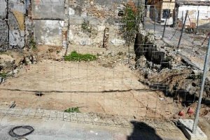 Solares que se están limpiando en calle Reducto