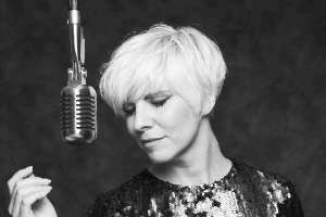 La cantante malagueña vuelve al municipio.