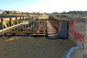 Uno de los puentes de la vía verde huercalense.