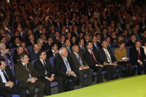 Autoridades en la clausura del congreso de cooperativas.