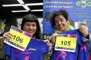Ellas se preparan para vivir una jornada de deporte solidario.