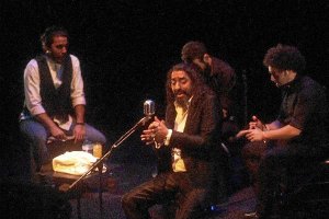 El Cigala durante su actuación en el Teatro Auditorio de Roquetas.