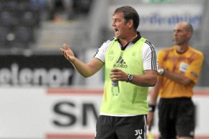 Urban en uno de sus últimos partidos como entrenador rojillo.