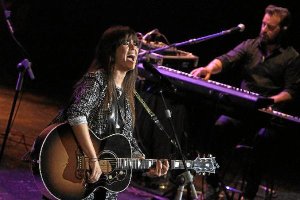 Vanesa Martín durante su concierto en el Auditorio Maestro Padilla. 