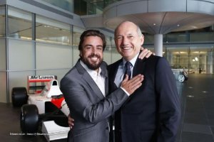 Fernando Alonso y Ron Dennis en McLaren.