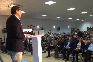 Moreno Bonilla anoche en su intervención en Campohermoso