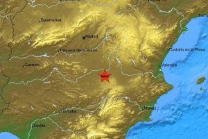 Gráfico con una estrella roja en el lugar del epicentro.