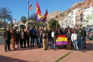 Concentración contra la cancelación del acto.