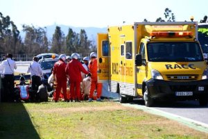La ambulancia se llevó a Alonso al hospital.