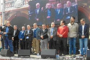 Reconocimiento a los agricultores en la Plaza Vieja.