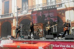 Antonio Hidalgo y los Happys en la Plaza Vieja.