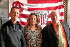 La alcaldesa de Viator no se quiso perder la fiesta rojiblanca.