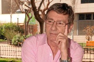 Paco Urrutia durante una entrevista para La Voz.