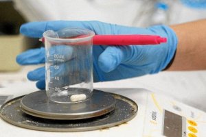 Pesado de medicamentos en la farmacia hospitalaria..