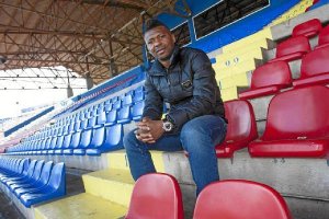 Kalu Uche en el Ciutat de Valencia.