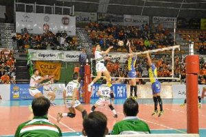 Unicaja no lo tuvo fácil ante un Vecindario muy motivado.