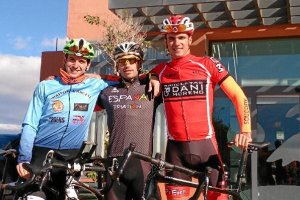 Jairo, con sus compañeros.