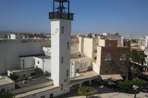 Plaza de la iglesia de El Parador.
