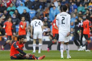 Vela se lesionó en el Bernabéu.