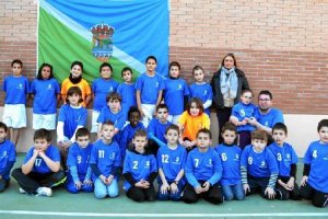 Los equipos saldrán a competir con las nuevas camisetas.