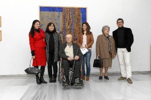 Los Ruiz Miralles, con el pintor en el centro, e Isabel Arévalo y Arturo del Pino.