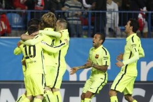 El Barça, celebrando el empate a uno de Neymar.
