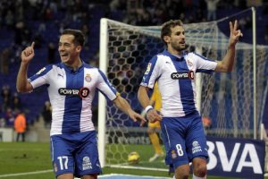 Stuani celebra sus dos goles.