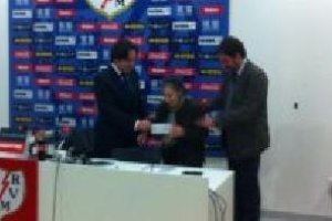 Carmen cede parte del dinero del Rayo para ayudar a Wilfred