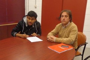 Teerasil Dangda y Andrés Fernández en el club.