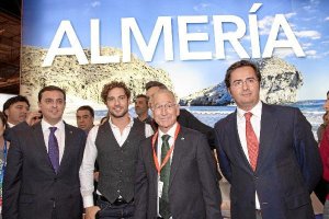 El cantante almeriense volverá a Fitur