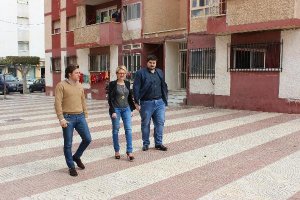 Visita de miembros del equipo de Gobierno al barrio.