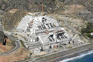 El hotel sigue pendiente de varios procesos judiciales. 