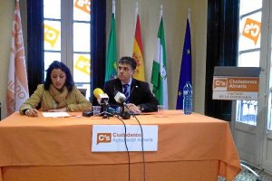Rueda de prensa de ayer.