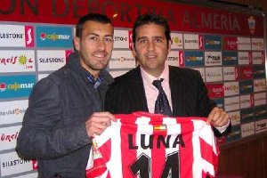 Luna, el día que fue presentado por Alberto Benito.