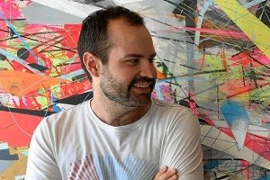 Francisco Alarcón presenta su obra en Almería (Foto: Eric Minh Swenson).