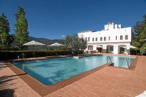 La Villa de Laujar, vista desde la piscina.