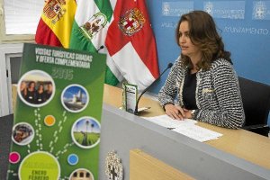 Isabel Fernández, durante la presentación del programa de visitas del trimestre.