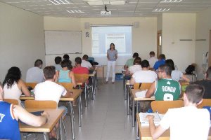 Jóvenes en uno de los cursos de formación que desarrolla Ifapa.