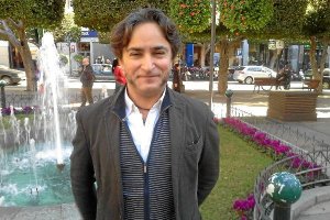 Antonio Heras, fotografiado en la Plaza del Educador de Almería.